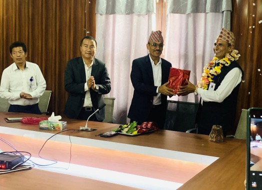 जिल्ला प्रशासन कार्यालय दाङका शाखा अधिकृत श्री केशवराज अधिकारीज्यू मिति २०८२।०६।१४ गतेदेखि अनिवार्य अवकाश हुनु भएकोले सेवा निवृत्त जीवन सुखमय र उर्जासील रहोस भन्ने कामना सहित विदाई गरियो ।