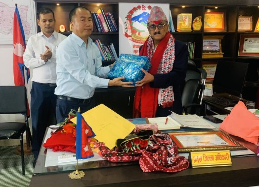मिति २०८२।०४।३० गते श्रीमान् प्रमुख जिल्ला अधिकारी कृष्णप्रसाद लम्सालको विदाई तथा फेरि भेटौला कार्यक्रम ।