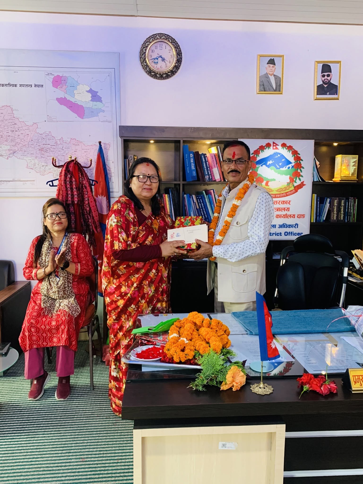 श्रीमान् प्रमुख जिल्ला अधिकारी विश्व प्रकाश अर्याल ज्युको विदाई तथा फेरि भेटौला कार्यक्रम ।